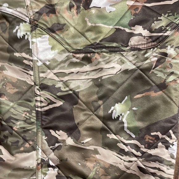 Under armour cold gear hunting pant like new never worn. - Picture 2 of 3